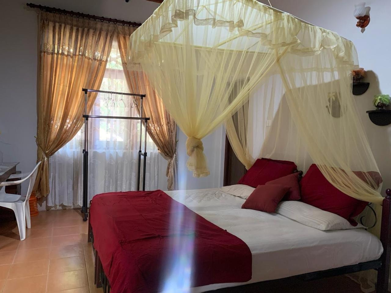 Araliya Home Stay Канді Екстер'єр фото